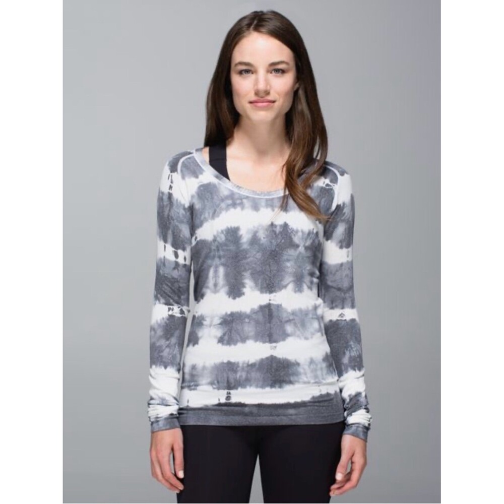 Lululemon Run Swiftly Scoop Long Sleeve Size 8 Gray Tie Dye Stripe